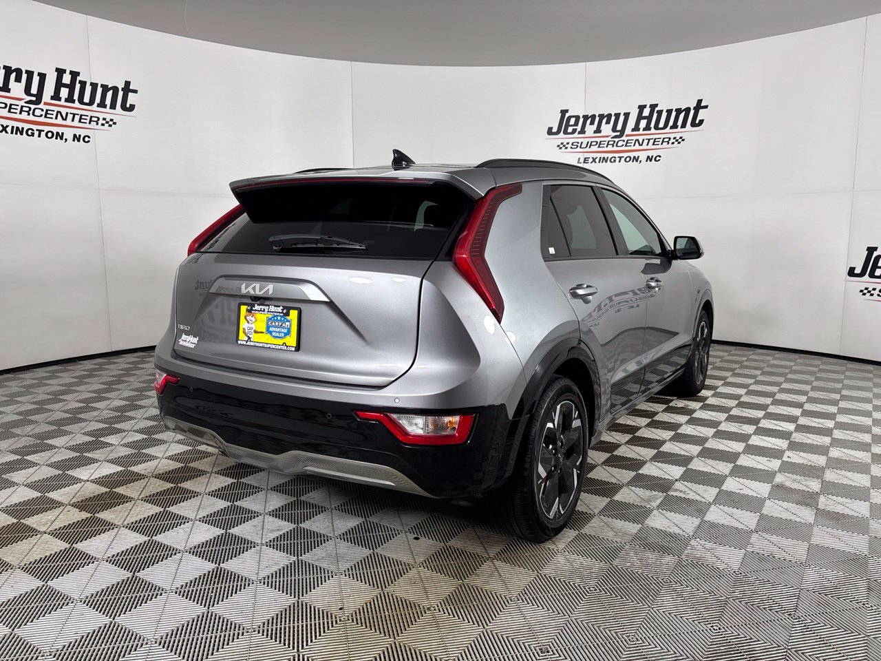 Used 2023 Kia Niro Wind w/ Wind Preserve Package FWD image 4