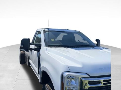 New 2024 Ford F550 4x4 Regular Cab Super Duty image 14