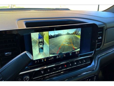 Used 2024 Chevrolet Silverado 2500 ZR2 w/ Technology Package image 23