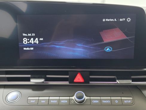 Used 2024 Hyundai Elantra SEL FWD image 21