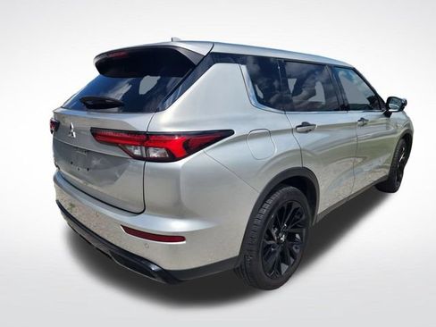 Used 2022 Mitsubishi Outlander SEL Black Edition FWD image 2