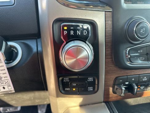 Used 2014 RAM 1500 Laramie image 33