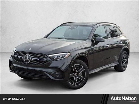 Used 2026 Mercedes-Benz GLC 300 image 1