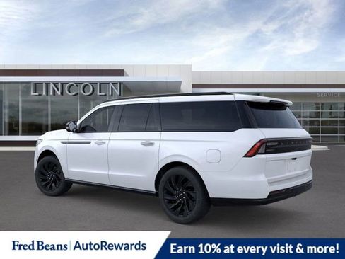 New 2025 Lincoln Navigator L Reserve w/ Jet Appearance Package AWD/4WD image 4