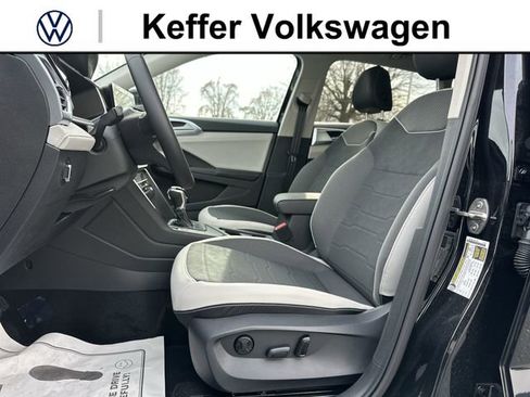 New 2026 Volkswagen Taos SE FWD image 12