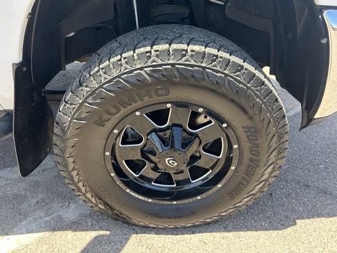 Used 2018 RAM 2500 Tradesman w/ Chrome Appearance Group AWD/4WD image 9