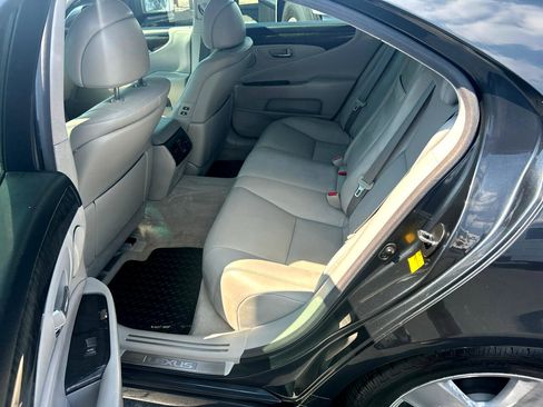 Used 2011 Lexus LS 460 image 10