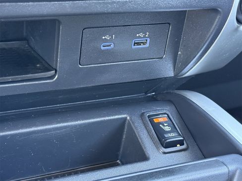 Used 2020 Nissan Titan SV w/ SV Convenience Package image 31