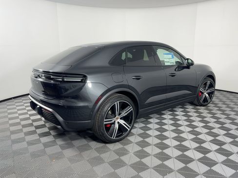 Used 2025 Porsche Macan 4S Electric image 9