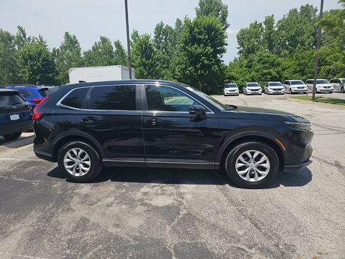 Used 2025 Honda CR-V LX image 4