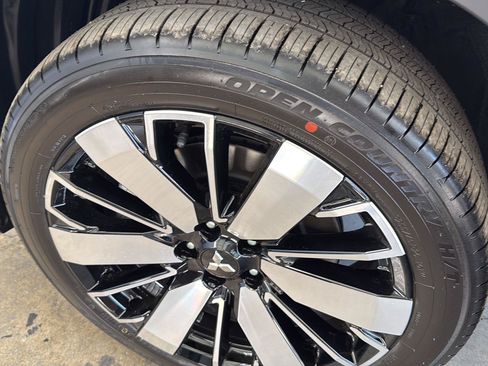New 2026 Mitsubishi Outlander SEL FWD image 11