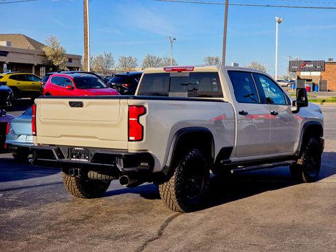Used 2026 Chevrolet Silverado 2500 ZR2 w/ LPO, Dark Essentials Package image 20