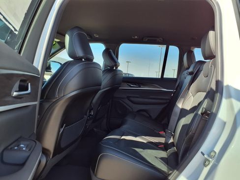 New 2026 Jeep Grand Cherokee Altitude AWD/4WD image 19