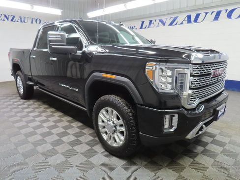 Used 2023 GMC Sierra 2500 Denali w/ Denali Black Diamond Edition AWD/4WD image 3