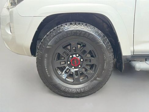 Used 2022 Toyota 4Runner SR5 RWD image 31