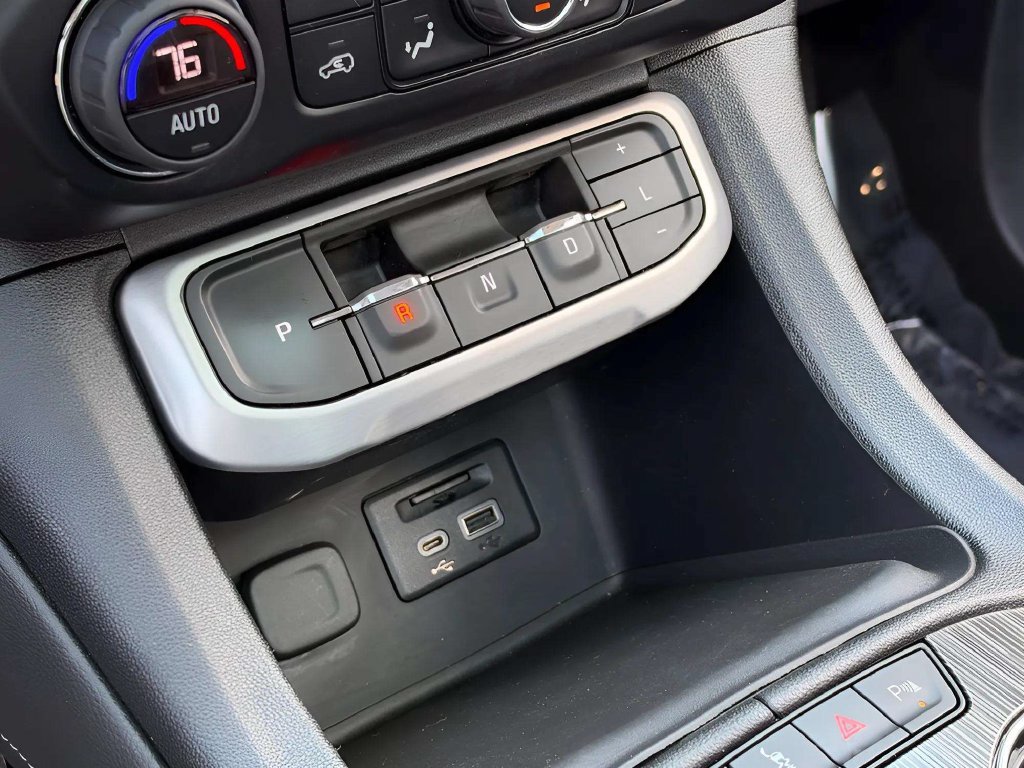 Used 2020 GMC Acadia SLT FWD image 30