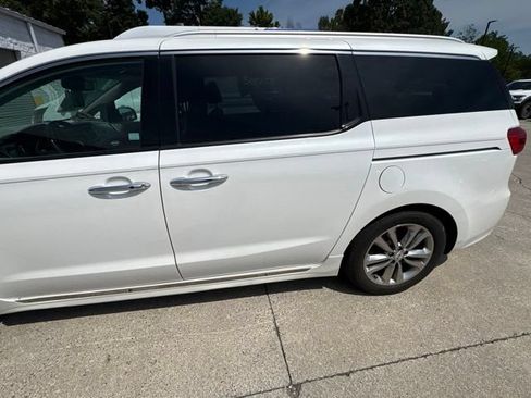 Used 2018 Kia Sedona SX Limited FWD image 9