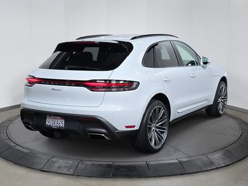 Certified 2025 Porsche Macan AWD/4WD image 7