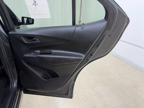 Used 2018 Chevrolet Equinox LT FWD image 14