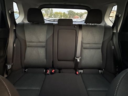 Certified 2025 Nissan Rogue SV image 28