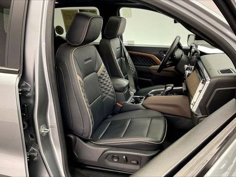 Used 2023 GMC Canyon Denali image 6