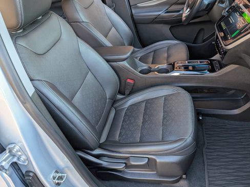 Used 2022 Chevrolet Bolt LT w/ Infotainment Package image 20