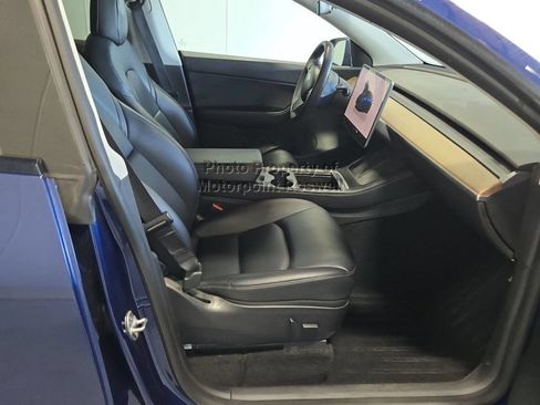 Used 2022 Tesla Model Y Performance AWD/4WD image 2