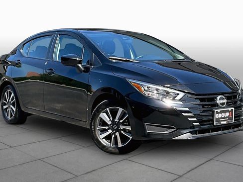 Used 2025 Nissan Versa SV FWD image 3