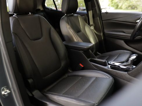 Used 2020 Buick Encore GX Essence w/ Experience Buick Package FWD image 31
