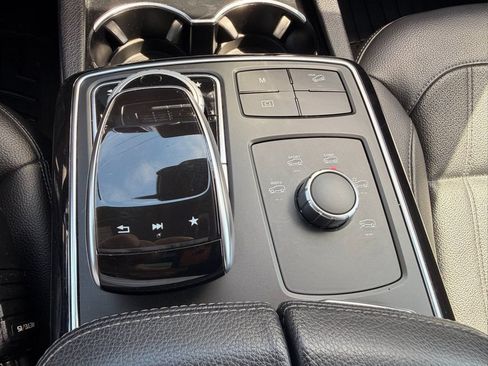 Used 2018 Mercedes-Benz GLE 350 4MATIC image 19