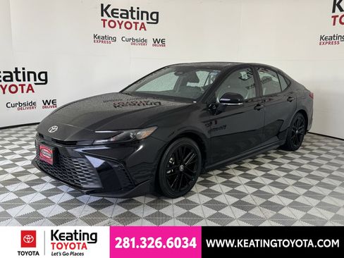 Certified 2025 Toyota Camry SE FWD image 10