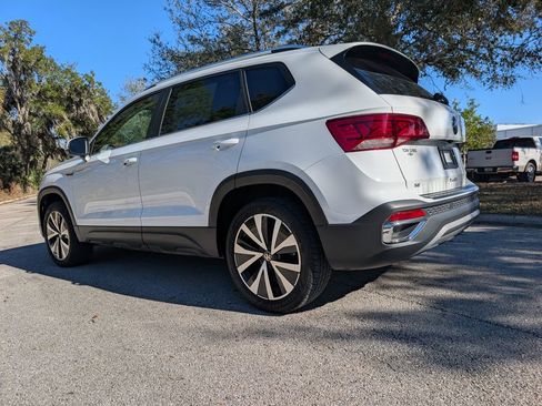 Used 2023 Volkswagen Taos SE image 6