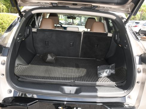 Used 2025 Nissan Murano Platinum w/ Cargo Package AWD/4WD image 21