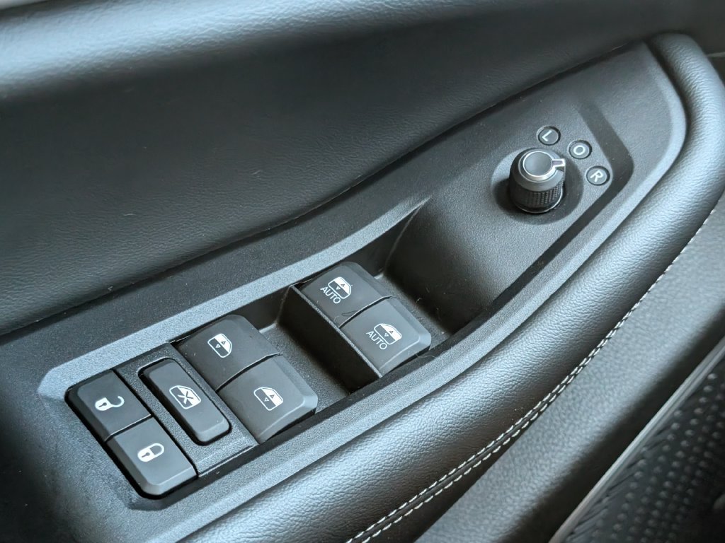 Used 2022 Jeep Grand Cherokee L Limited AWD/4WD image 11