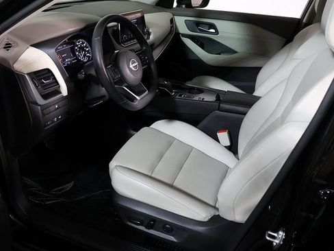Used 2023 Nissan Rogue SV w/ SV Premium B Package FWD image 12