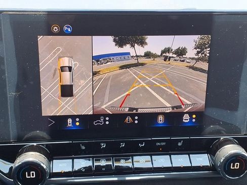 Used 2026 Chevrolet Colorado Trail Boss AWD/4WD image 21