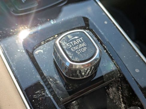 New 2026 Volvo XC90 T8 Ultra w/ Protection Package Premier image 31