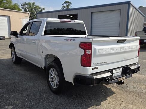 Used 2022 Chevrolet Silverado 1500 LT AWD/4WD image 11