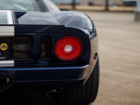 Used 2006 Ford GT image 41