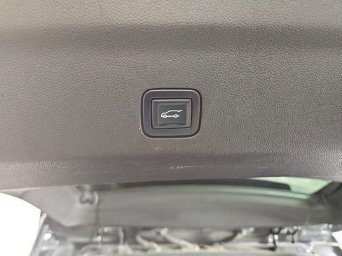 Used 2022 Chevrolet Tahoe Premier image 33