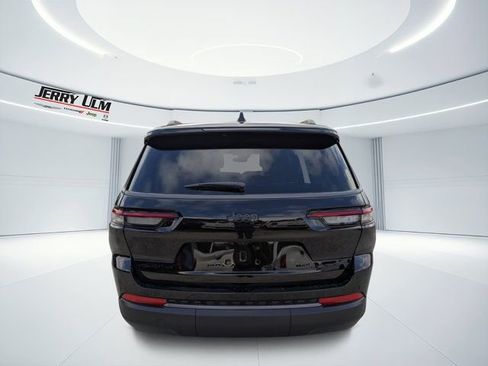 New 2026 Jeep Grand Cherokee L Limited w/ Limited Altitude Package AWD/4WD image 4