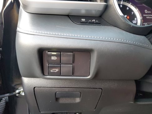 Used 2022 Toyota Highlander XLE AWD/4WD image 29
