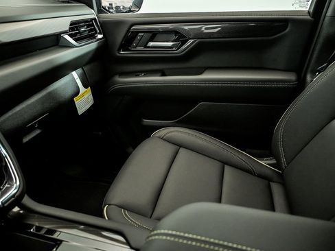 New 2026 GMC Yukon Elevation image 18