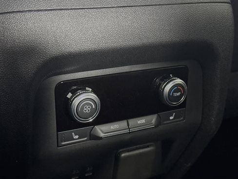 Used 2024 GMC Acadia Denali image 27