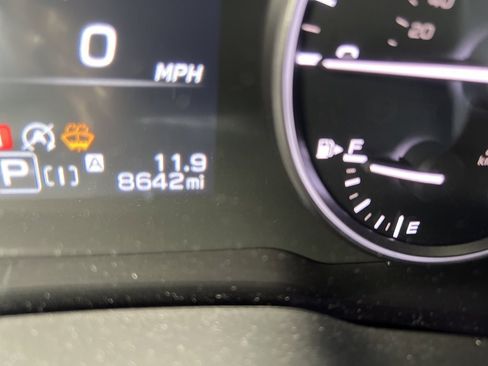 Used 2025 Subaru Crosstrek 2.0i Premium image 9