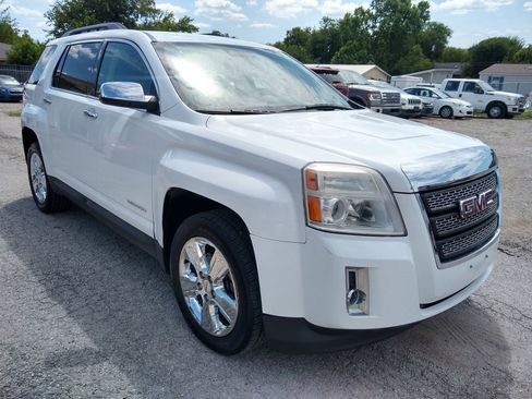 Used 2015 GMC Terrain SLT w/ Chrome Edition image 2
