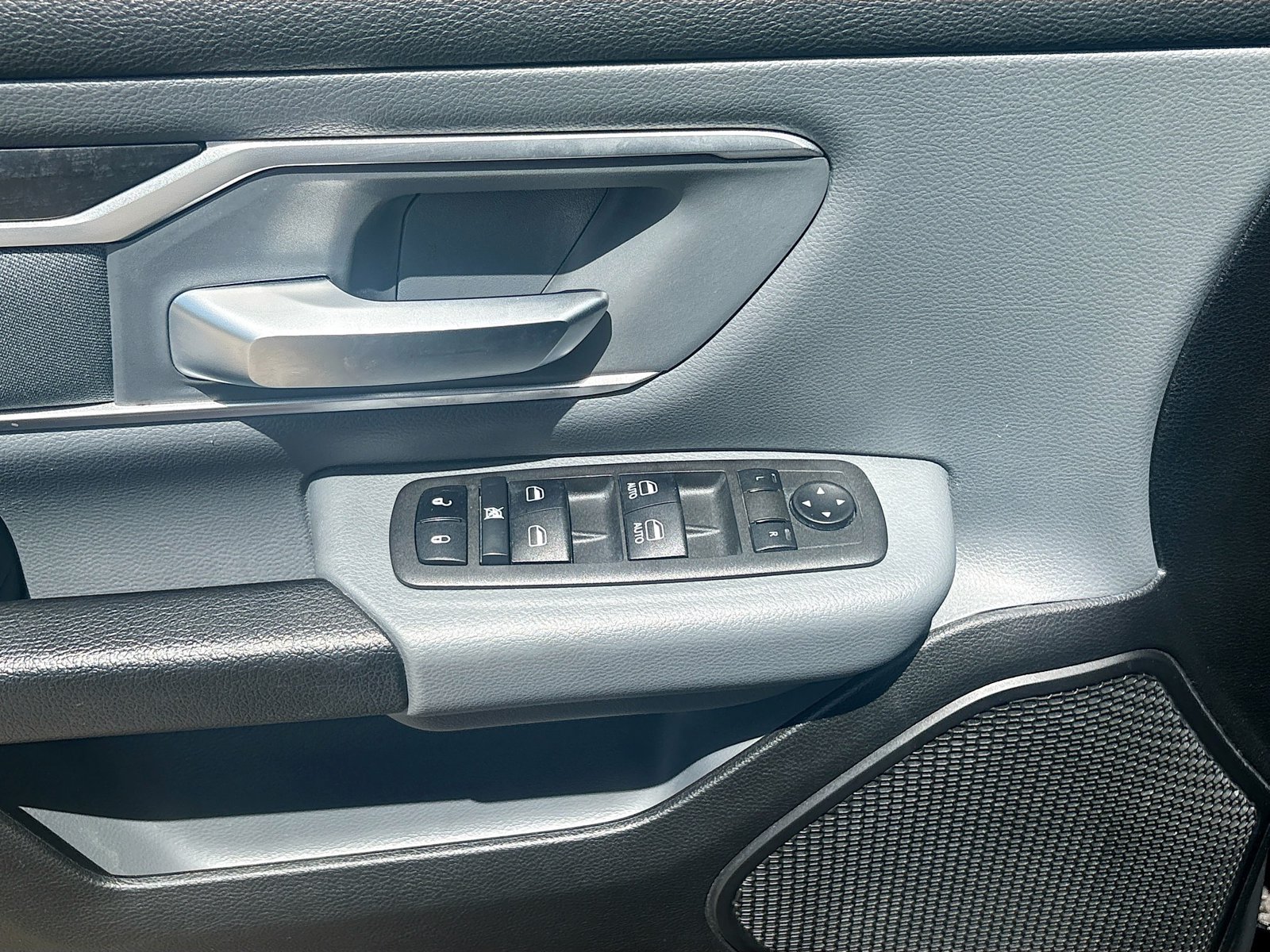 Used 2022 RAM 1500 Big Horn AWD/4WD image 17