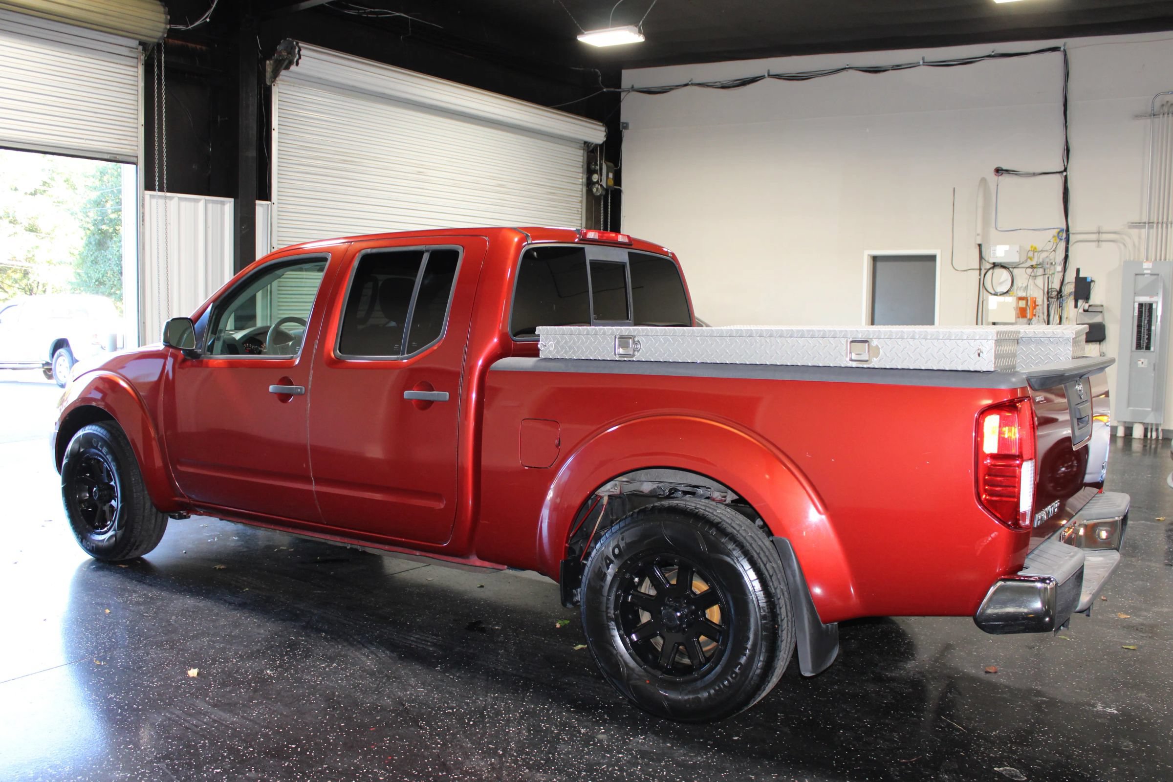 Used 2017 Nissan Frontier SV RWD image 5