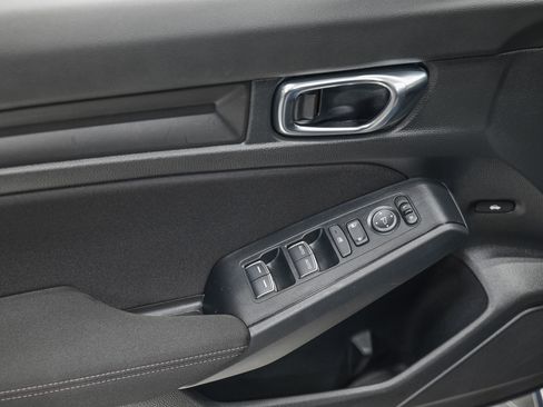 Used 2025 Honda Civic Sport image 13