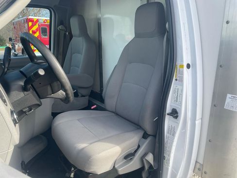 Used 2021 Ford E-350 and Econoline 350 Super Duty w/ Power Windows & Locks Group image 13